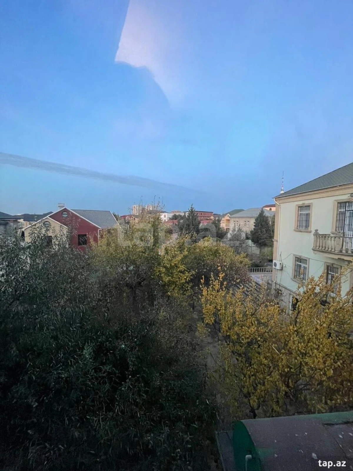 Satılır 5 otaqlı həyət evi