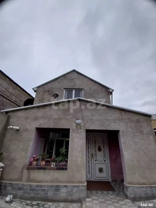 Satılır 3 otaqlı həyət evi 150 m²