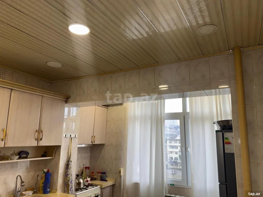 Satılır 4 otaqlı mənzil 100 m²