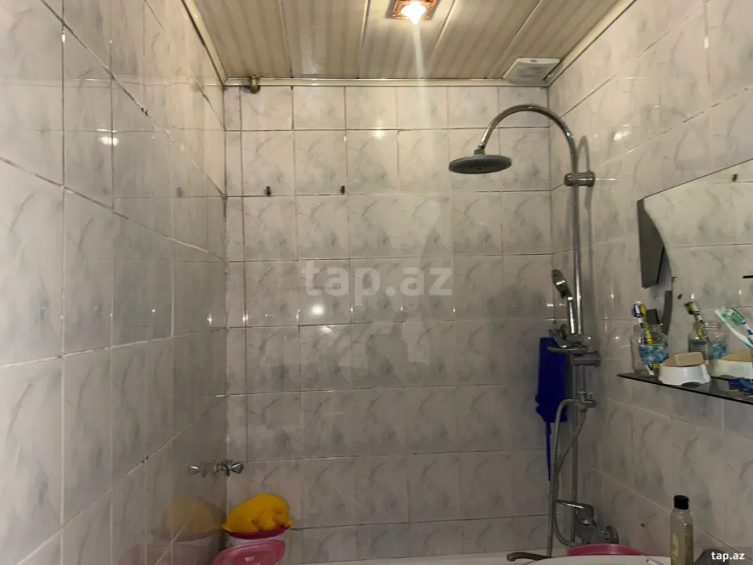 Satılır 4 otaqlı mənzil 100 m²