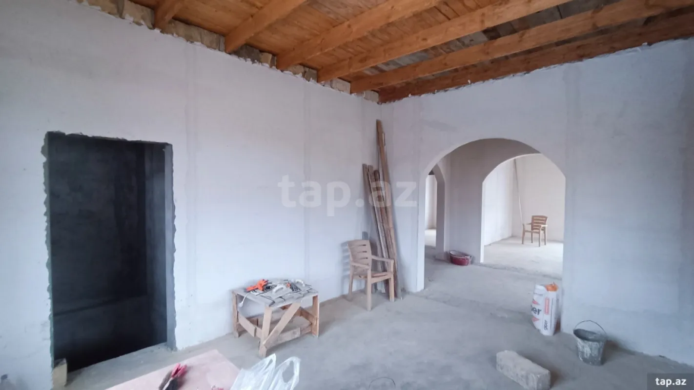 Satılır 4 otaqlı həyət evi