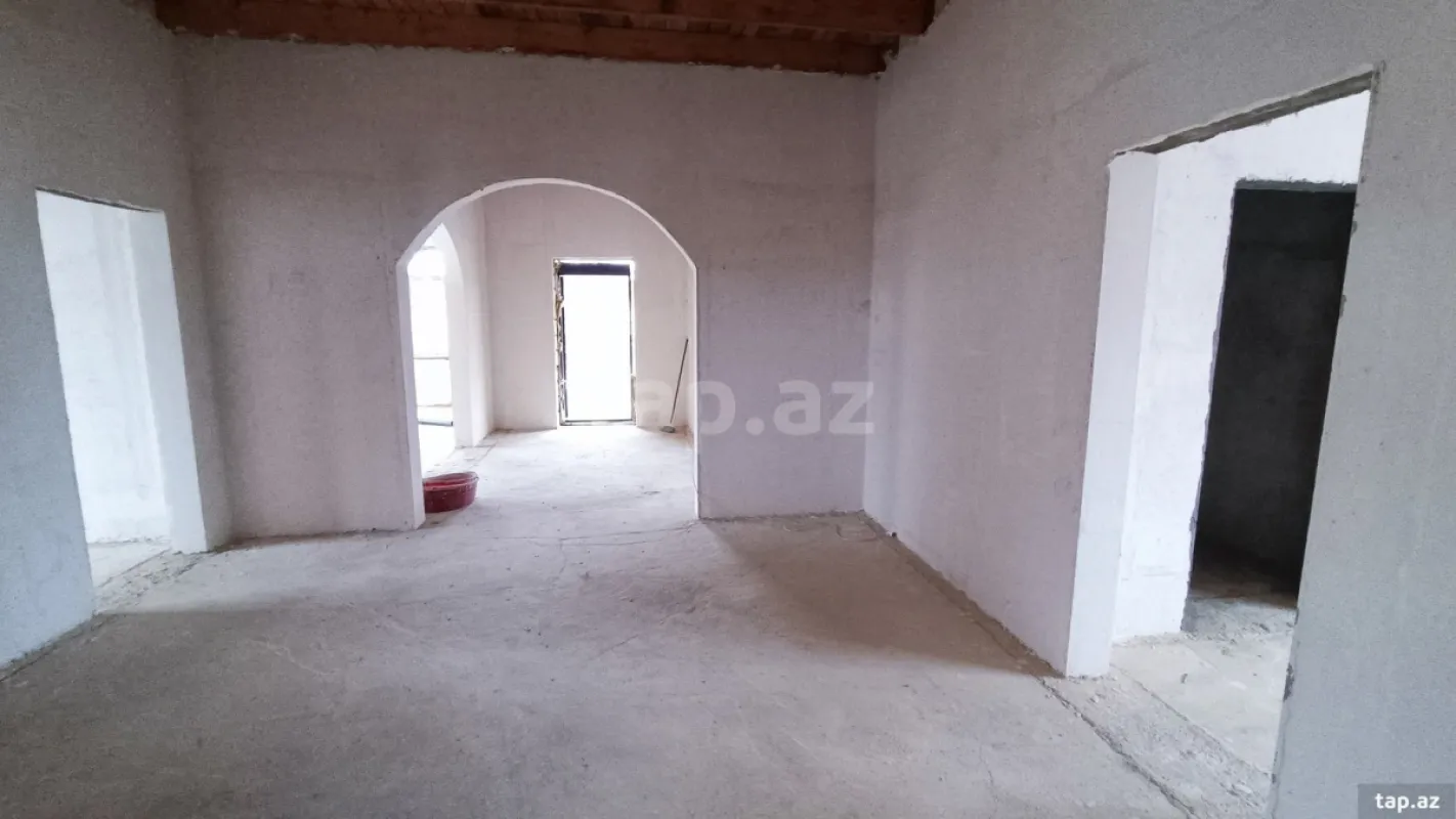 Satılır 4 otaqlı həyət evi