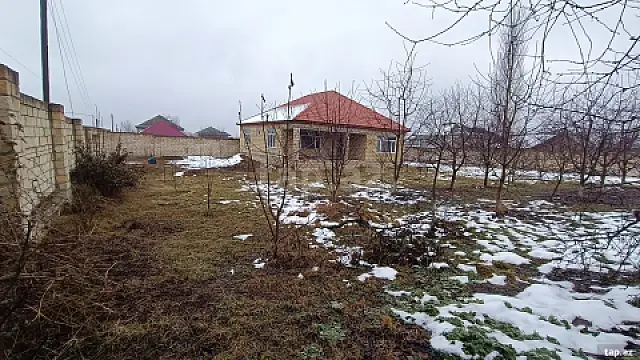 Satılır 4 otaqlı həyət evi