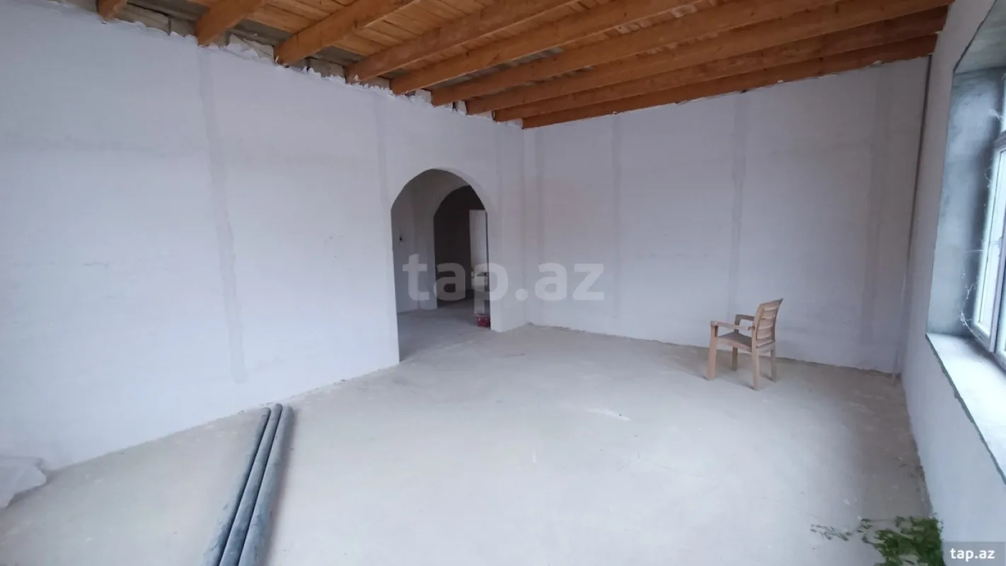 Satılır 4 otaqlı həyət evi