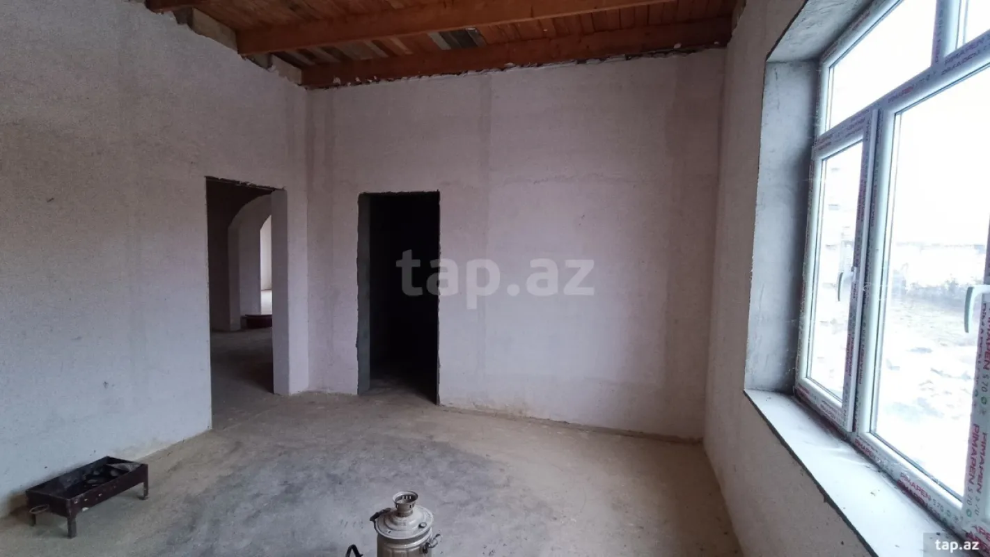 Satılır 4 otaqlı həyət evi