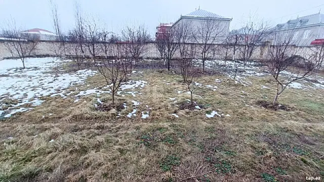 Satılır 4 otaqlı həyət evi