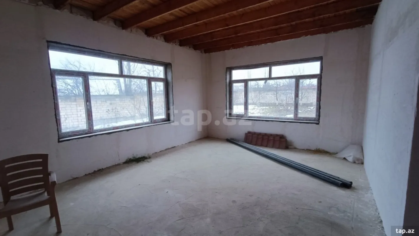 Satılır 4 otaqlı həyət evi