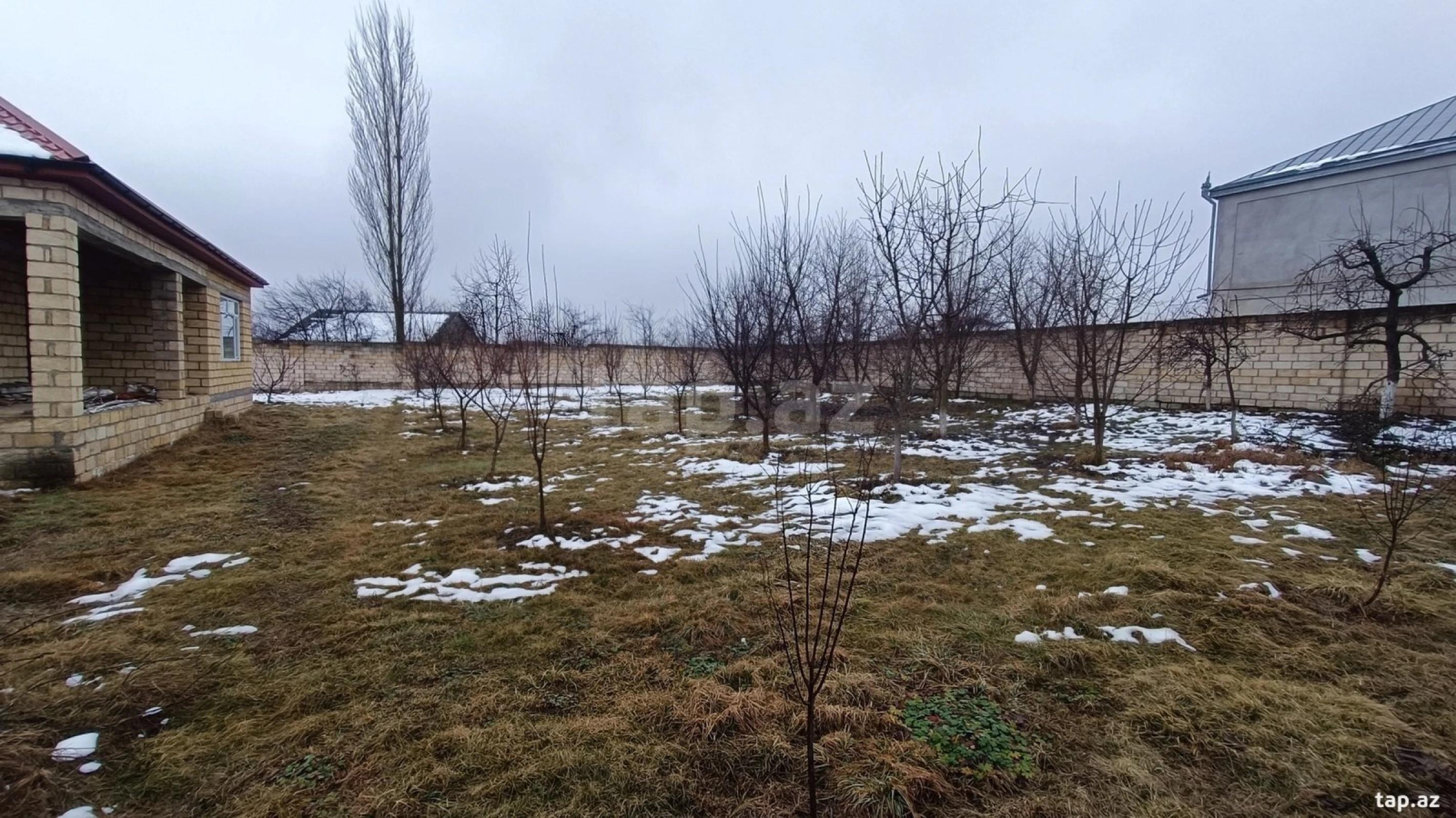 Satılır 4 otaqlı həyət evi