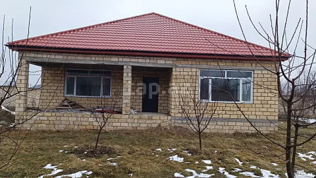 Satılır 4 otaqlı həyət evi — Quba 4 otaq