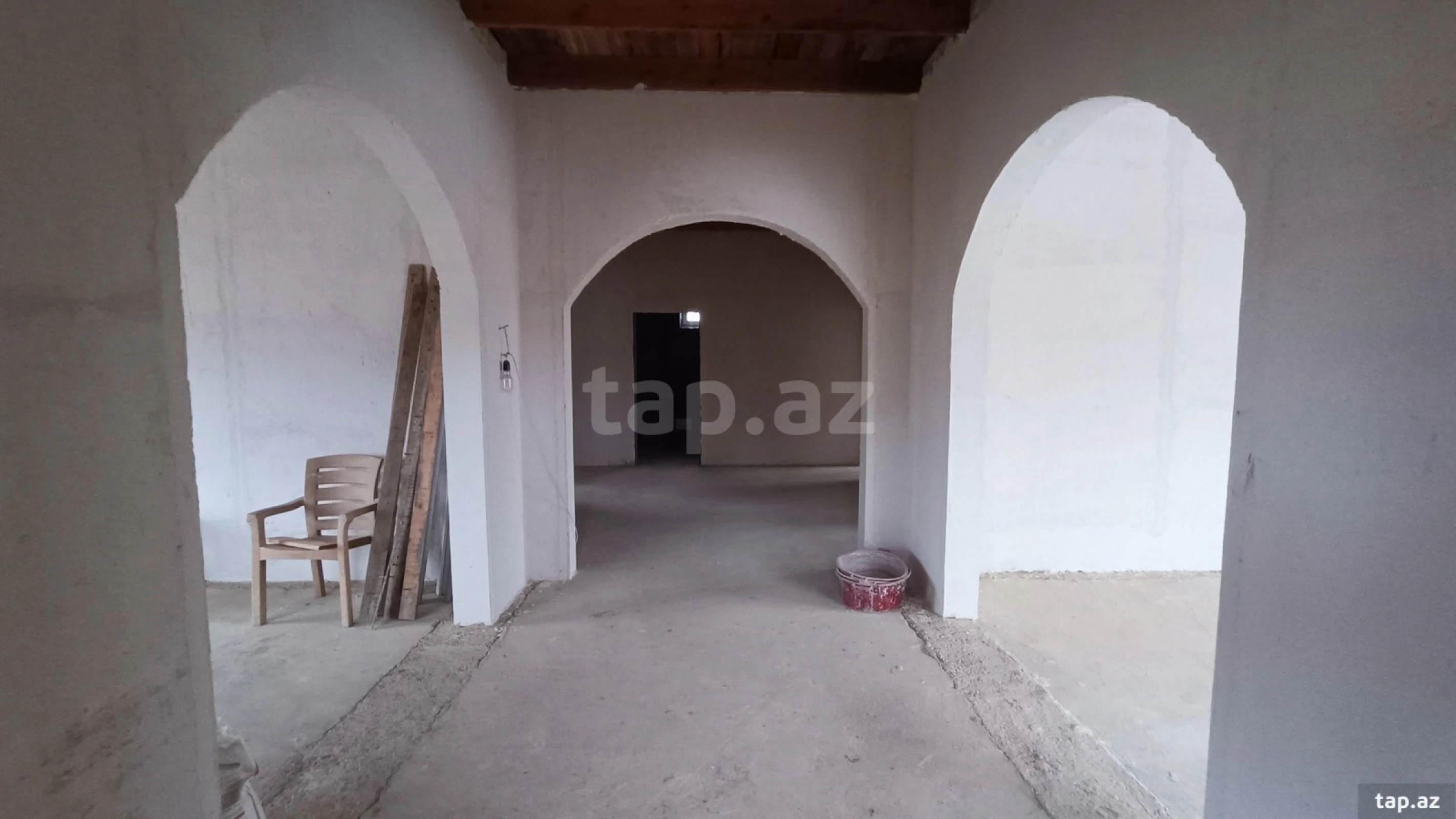 Satılır 4 otaqlı həyət evi