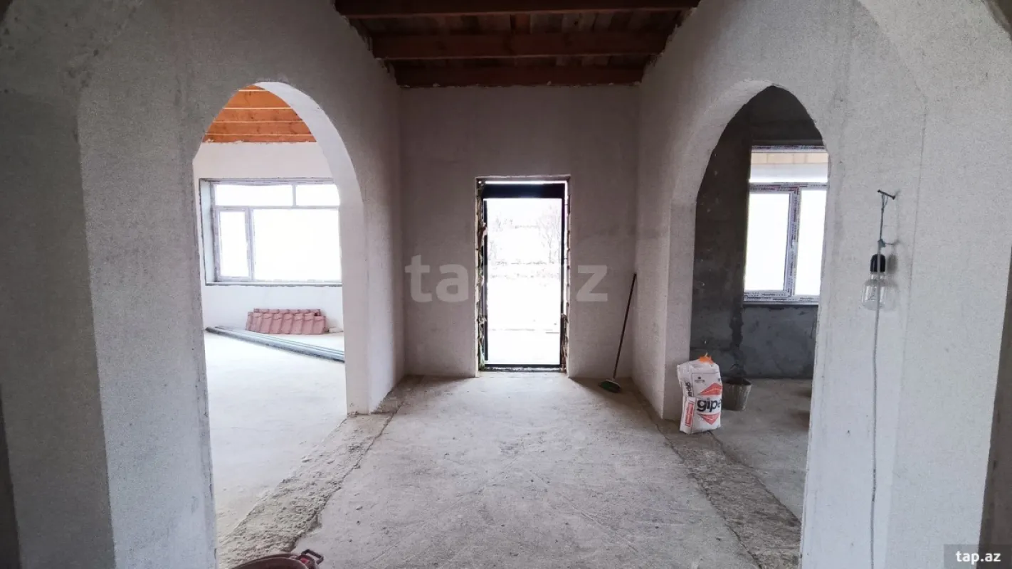 Satılır 4 otaqlı həyət evi