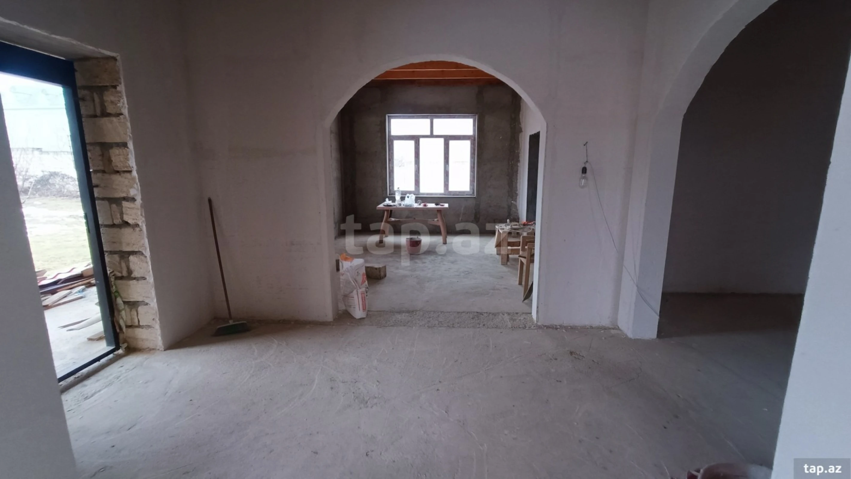 Satılır 4 otaqlı həyət evi