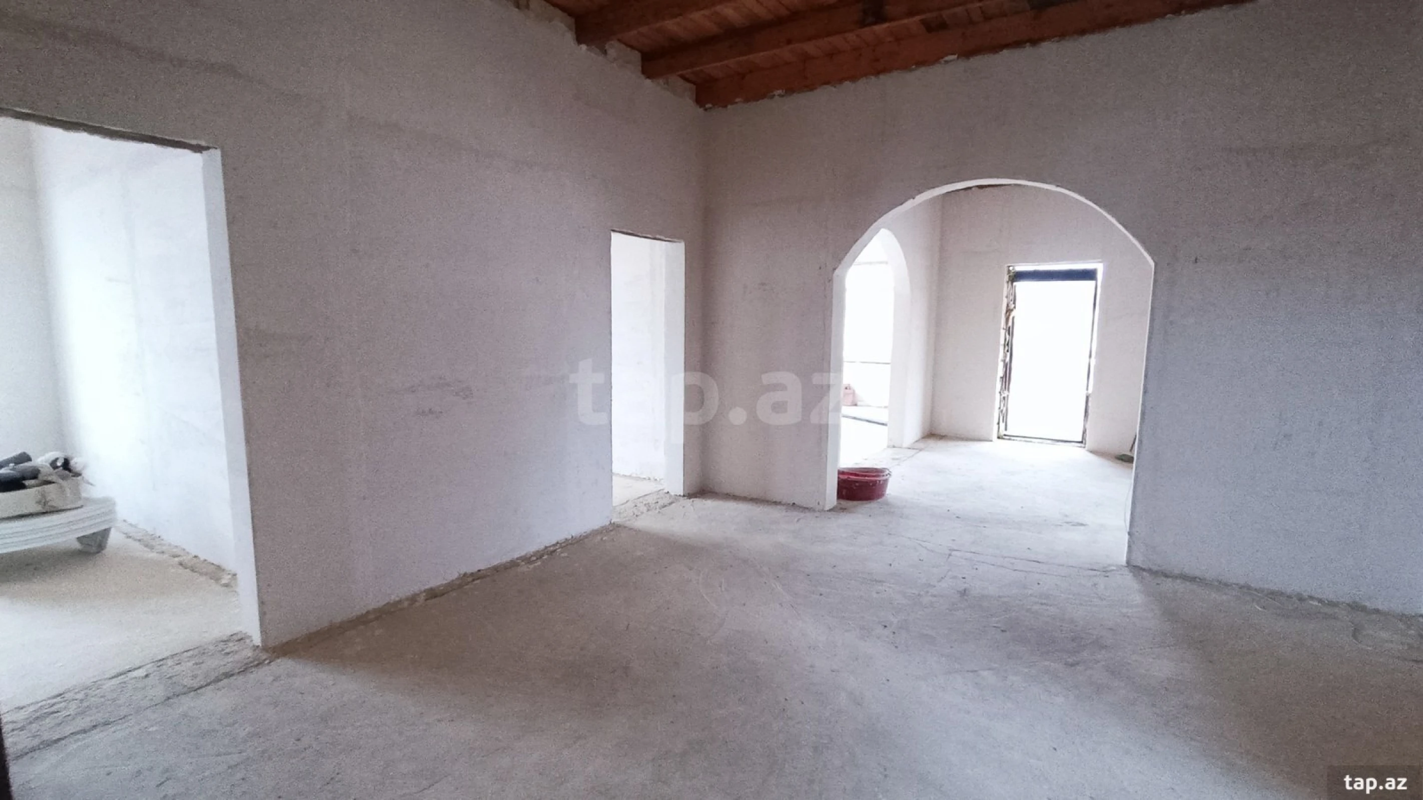 Satılır 4 otaqlı həyət evi