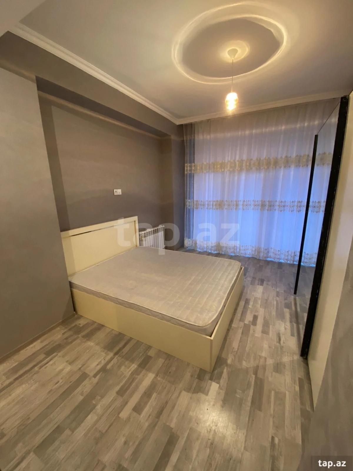Kirayə verilir 3 otaqlı yeni tikili 127 m²