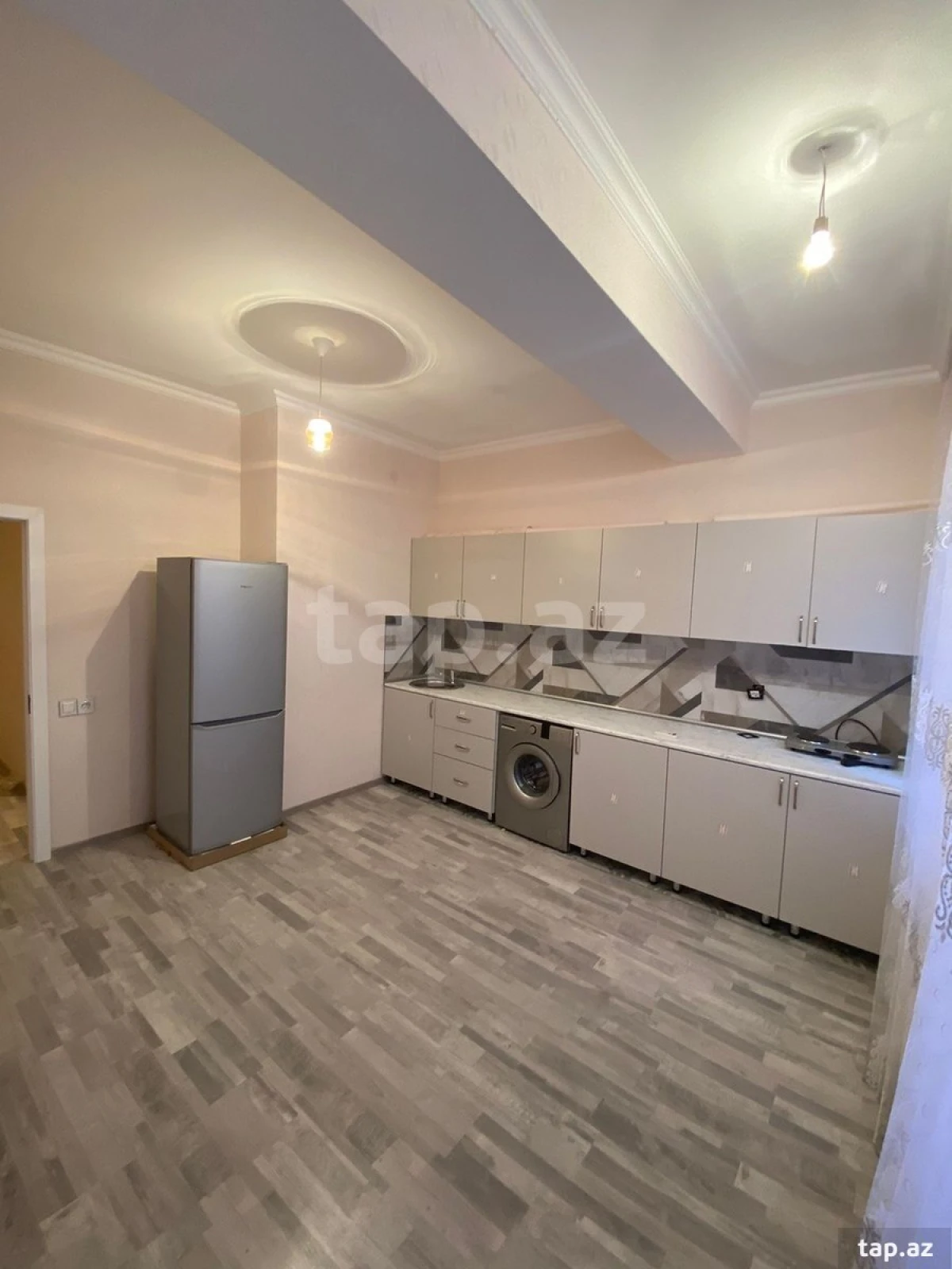 Kirayə verilir 3 otaqlı yeni tikili 127 m²