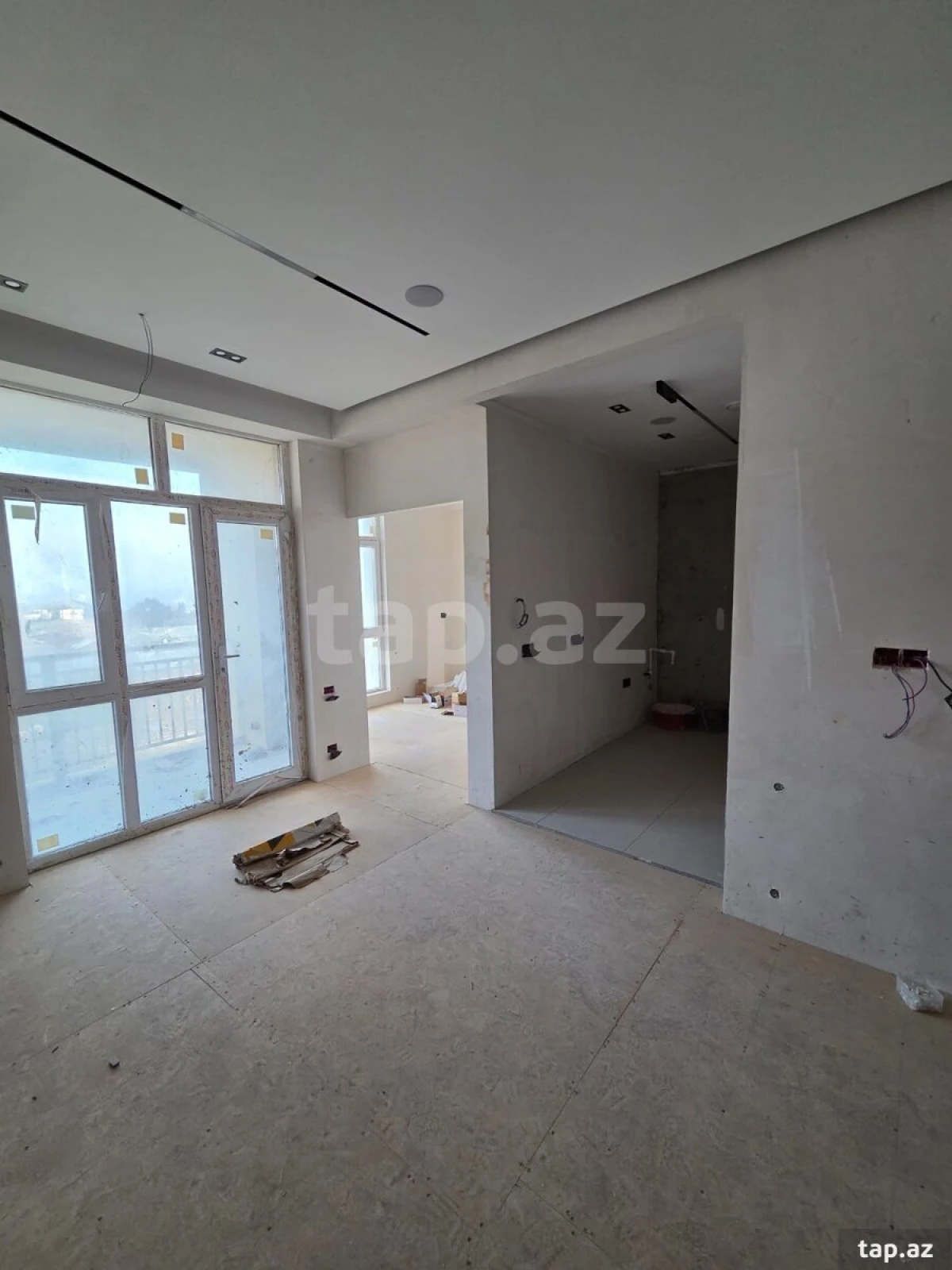 Satılır 2 otaqlı yeni tikili 60 m²