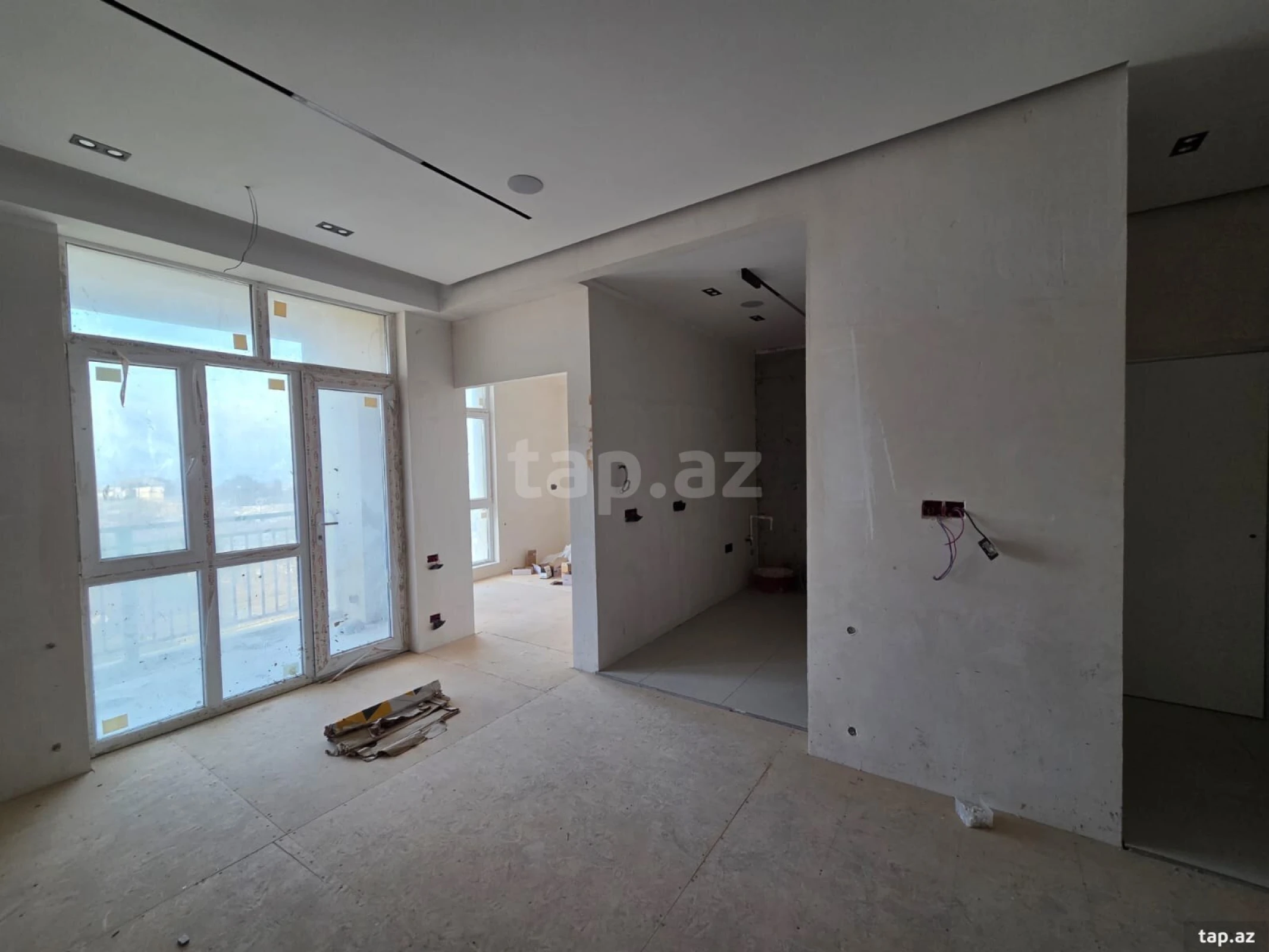 Satılır 2 otaqlı yeni tikili 60 m²