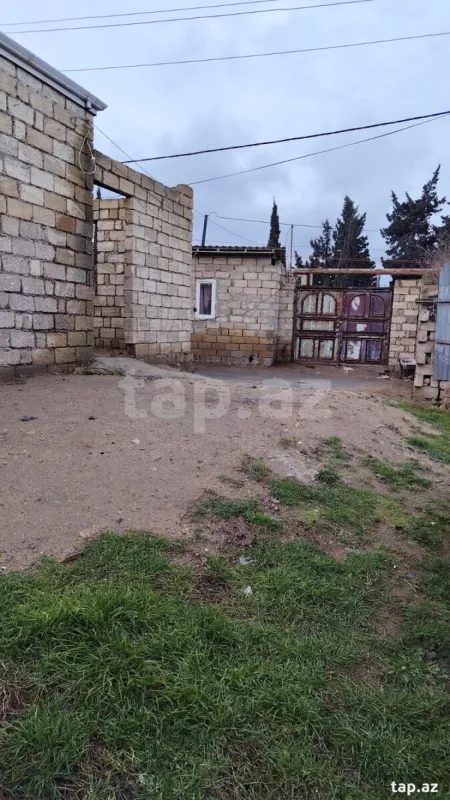 Satılır 3 otaqlı həyət evi