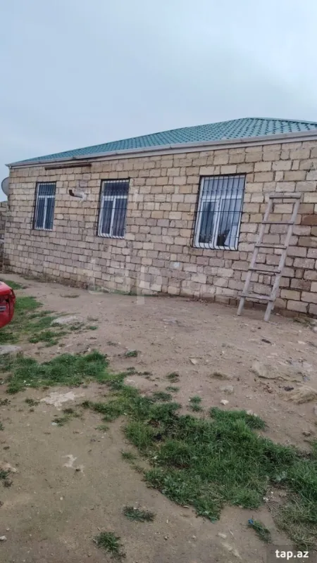 Satılır 3 otaqlı həyət evi