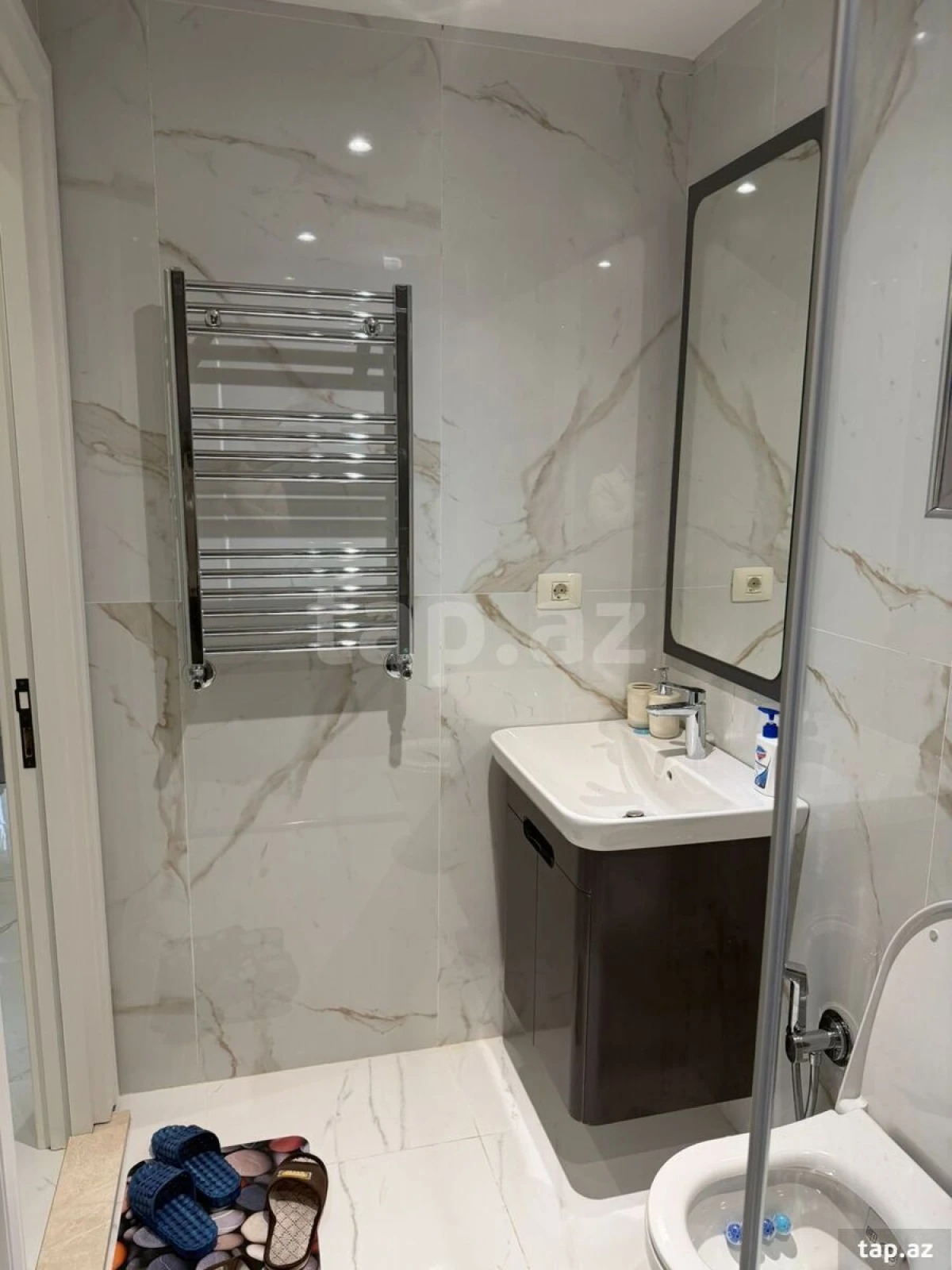 Kirayə verilir 3 otaqlı yeni tikili 85 m²