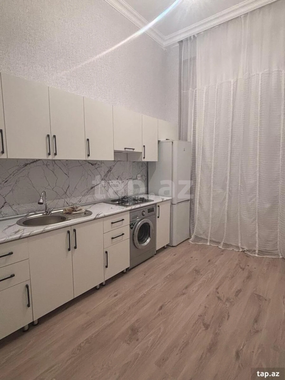 Kirayə verilir 2 otaqlı yeni tikili 90 m²