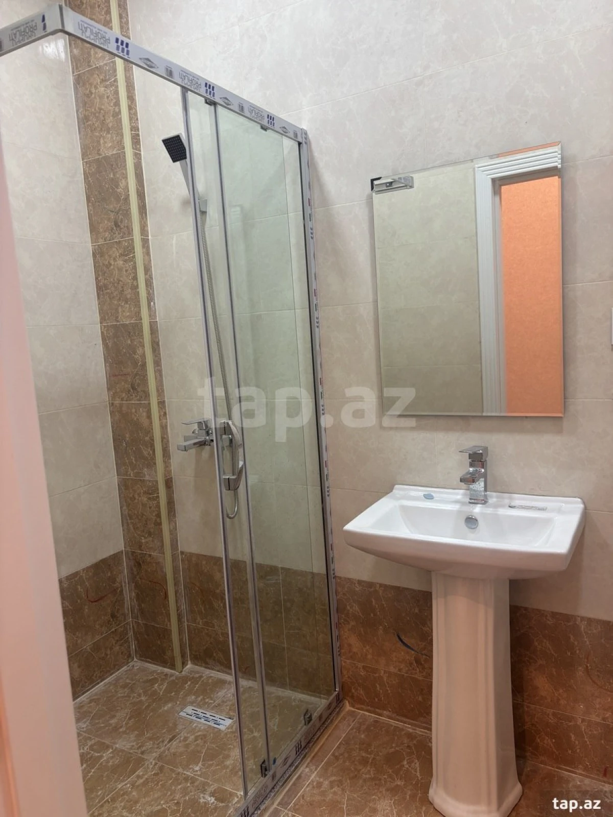 Kirayə verilir 2 otaqlı yeni tikili 90 m²