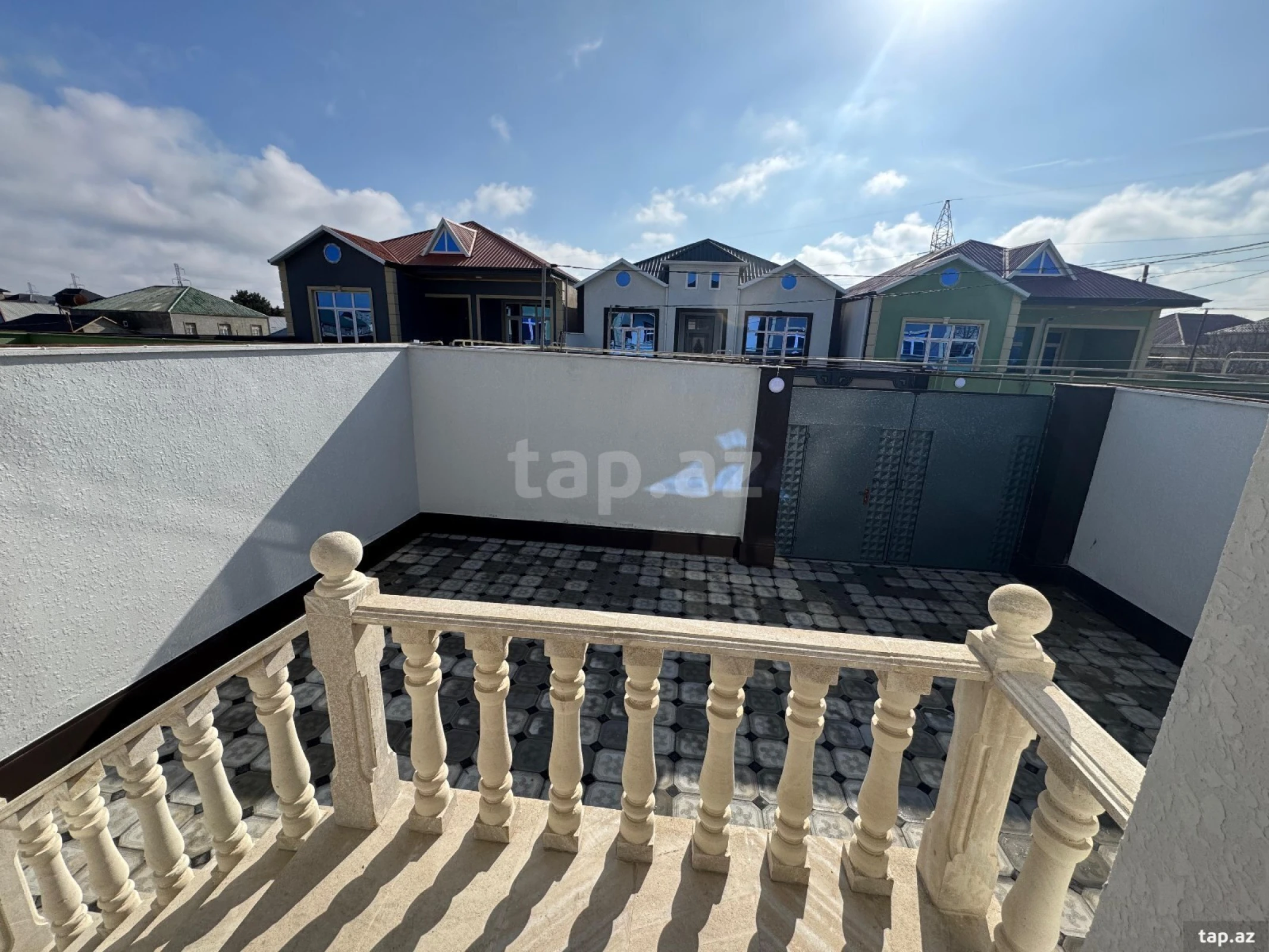 Satılır 3 otaqlı həyət evi