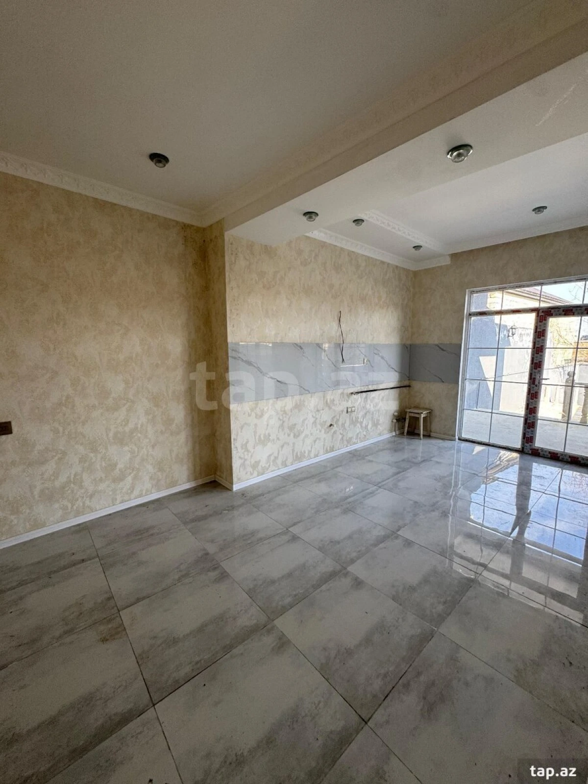 Satılır 4 otaqlı həyət evi