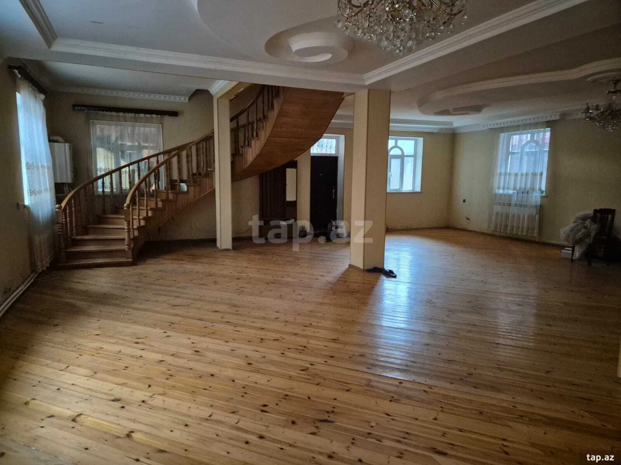 Satılır 5 otaqlı həyət evi