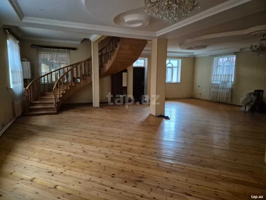 Satılır 5 otaqlı həyət evi