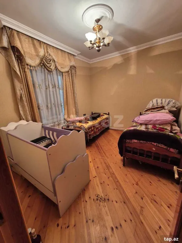 Satılır 5 otaqlı həyət evi