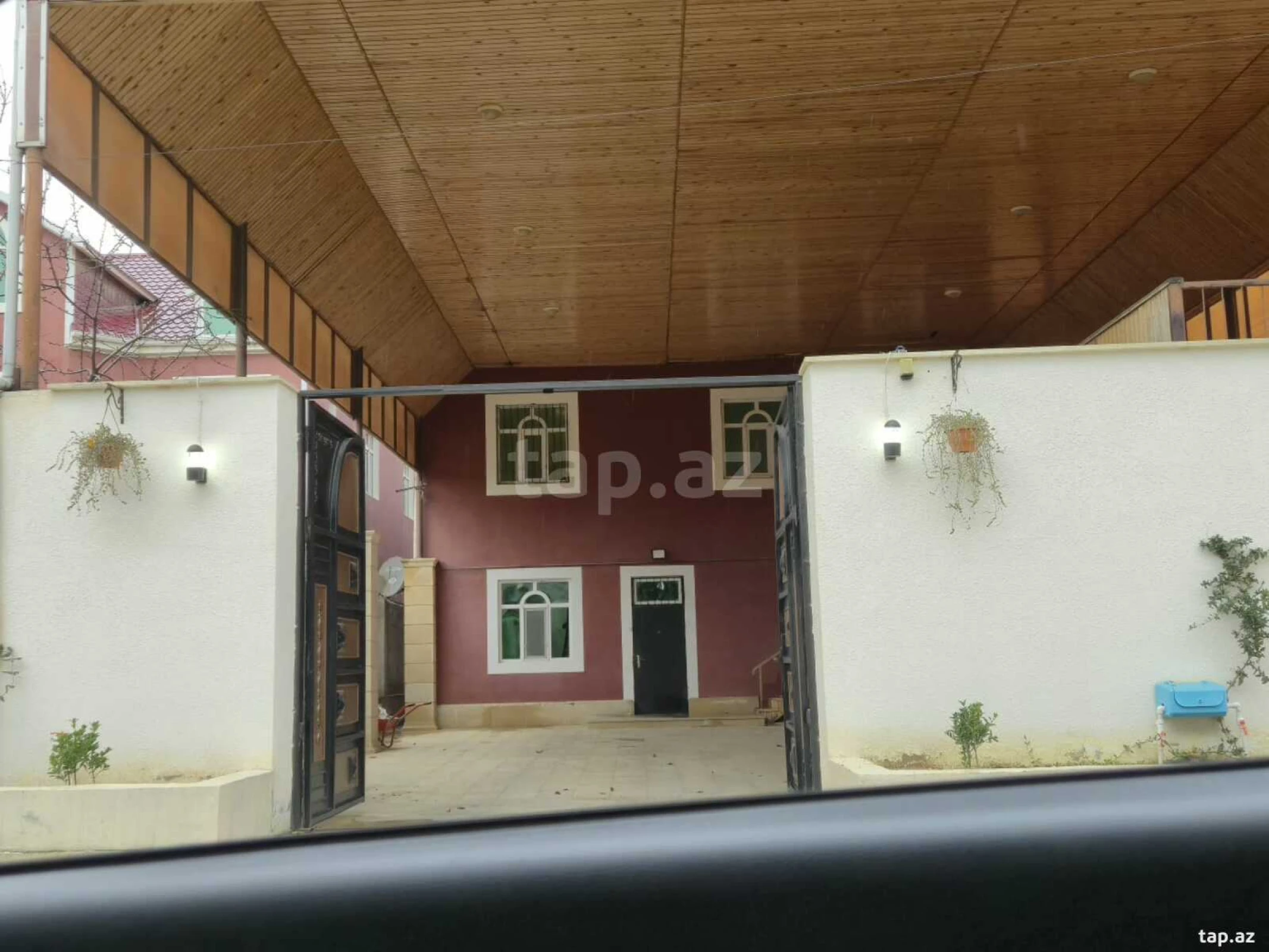 Satılır 5 otaqlı həyət evi