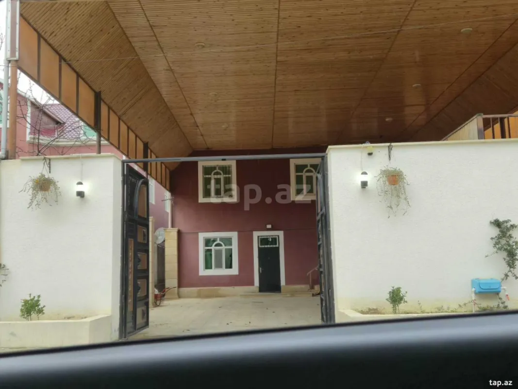 Satılır 5 otaqlı həyət evi
