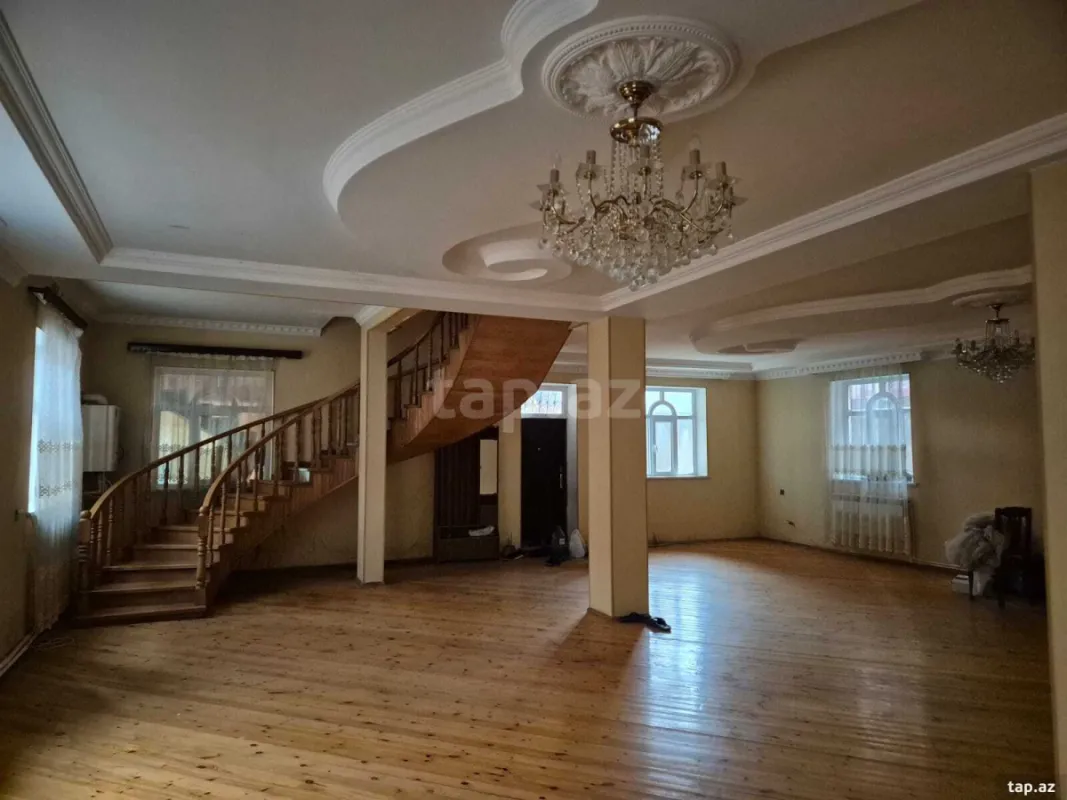 Satılır 5 otaqlı həyət evi
