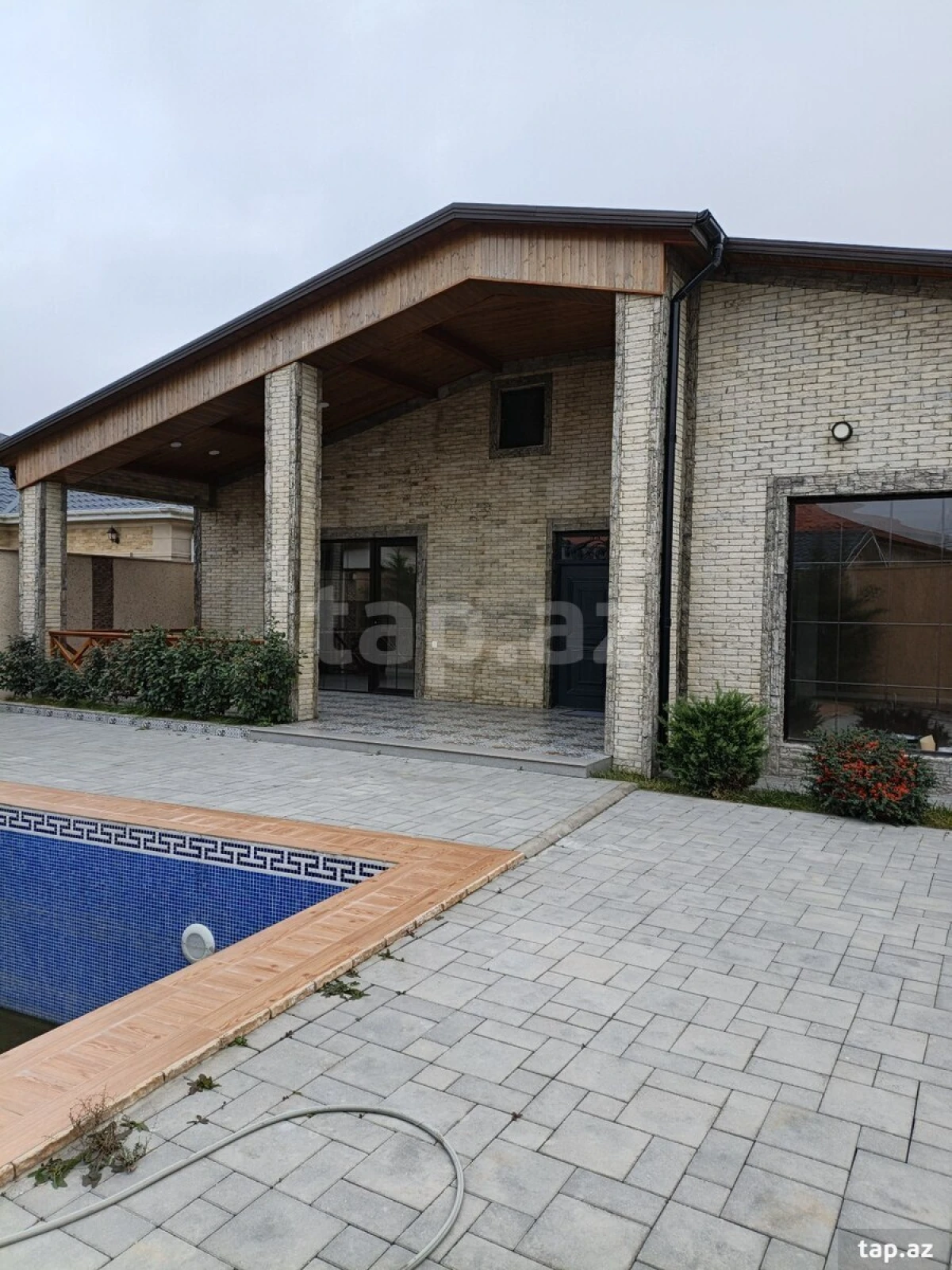 Satılır 4 otaqlı həyət evi 190 m²