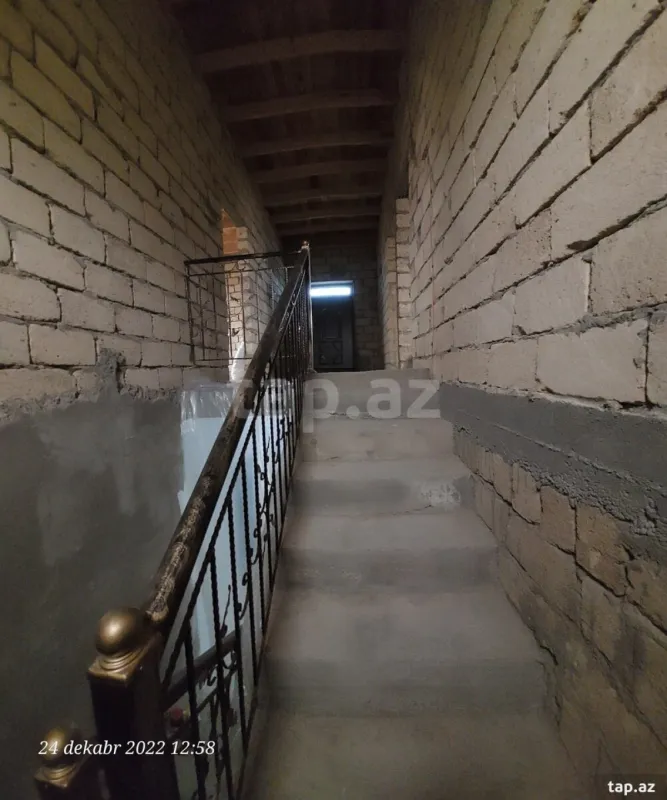 Satılır 6 otaqlı həyət evi
