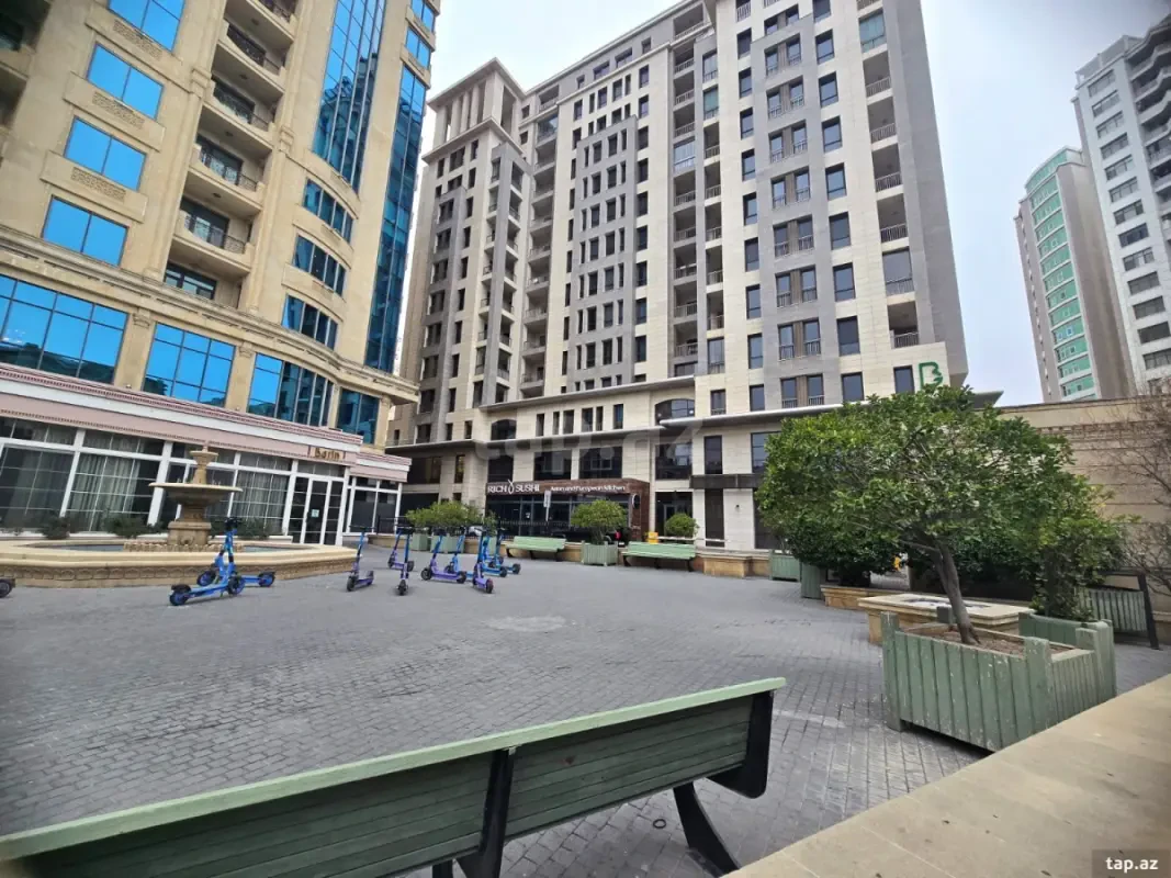 Kirayə verilir 5 otaqlı yeni tikili 280 m²