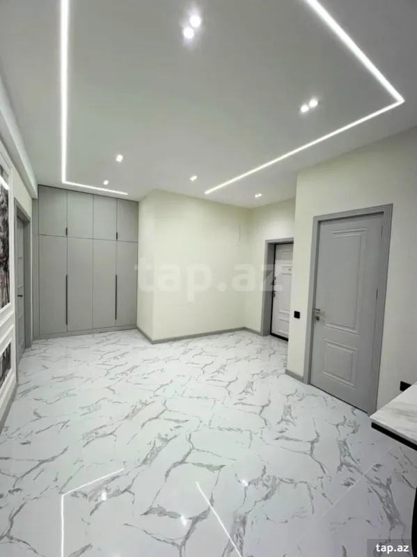 Satılır 4 otaqlı yeni tikili 192.8 m²