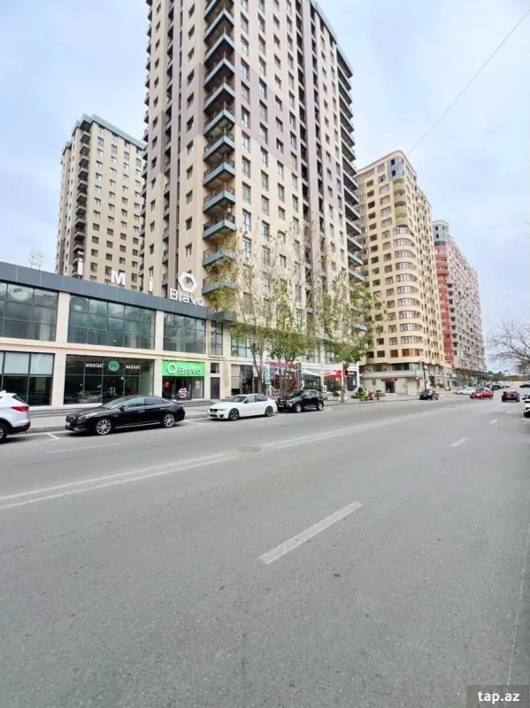 Satılır 4 otaqlı yeni tikili 192.8 m²