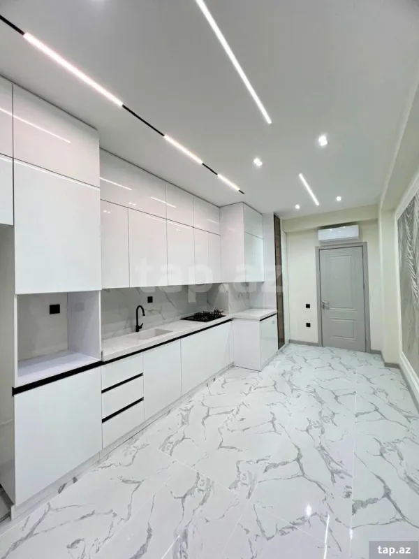 Satılır 4 otaqlı yeni tikili 192.8 m²