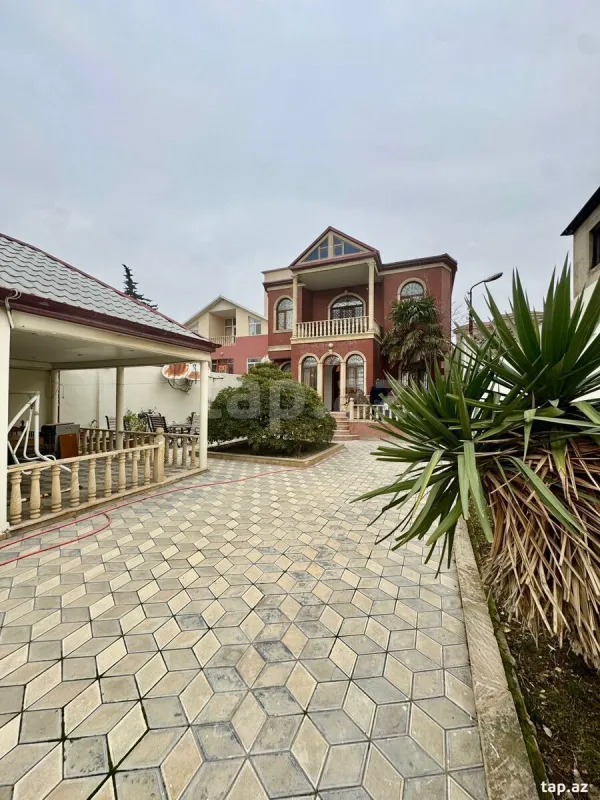 Kirayə verilir 6 otaqlı həyət evi