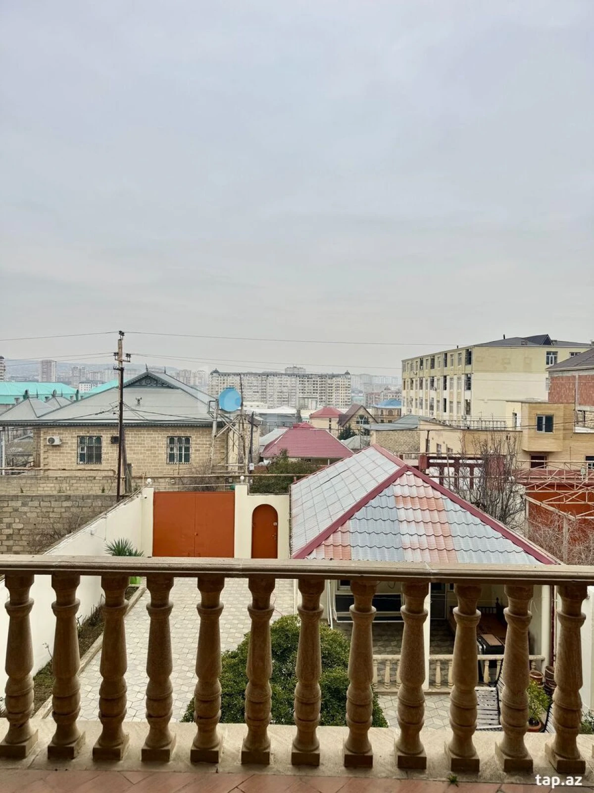 Kirayə verilir 6 otaqlı həyət evi