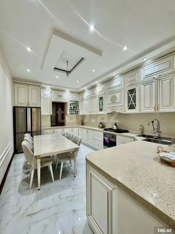 Kirayə verilir 6 otaqlı həyət evi