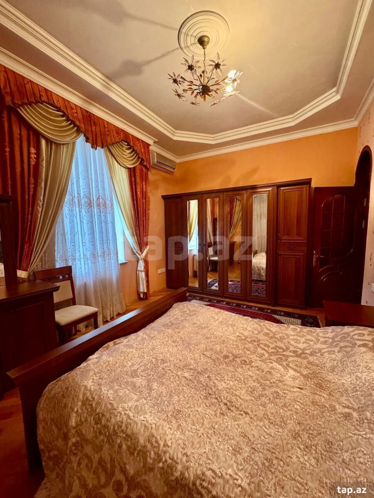 Kirayə verilir 6 otaqlı həyət evi