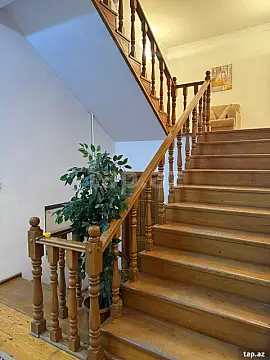 Kirayə verilir 7 otaqlı həyət evi 500 m²