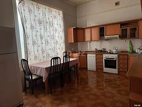 Kirayə verilir 7 otaqlı həyət evi 500 m²