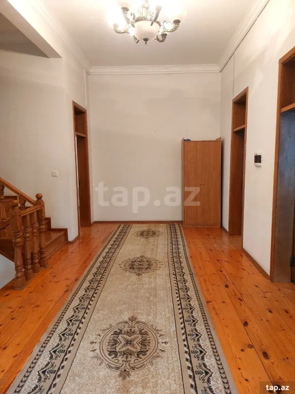Kirayə verilir 7 otaqlı həyət evi 500 m²