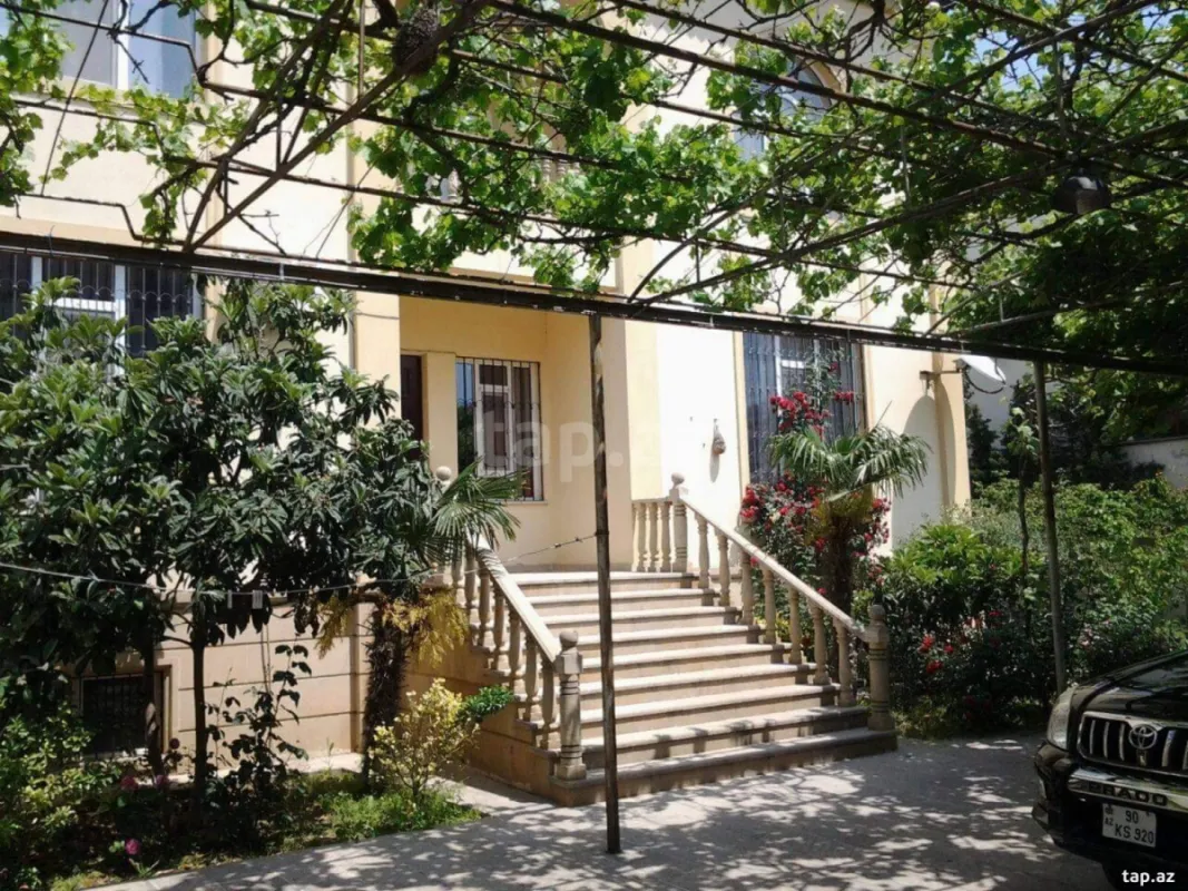 Kirayə verilir 7 otaqlı həyət evi 500 m²