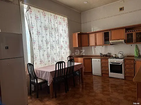 Kirayə verilir 7 otaqlı həyət evi 500 m²