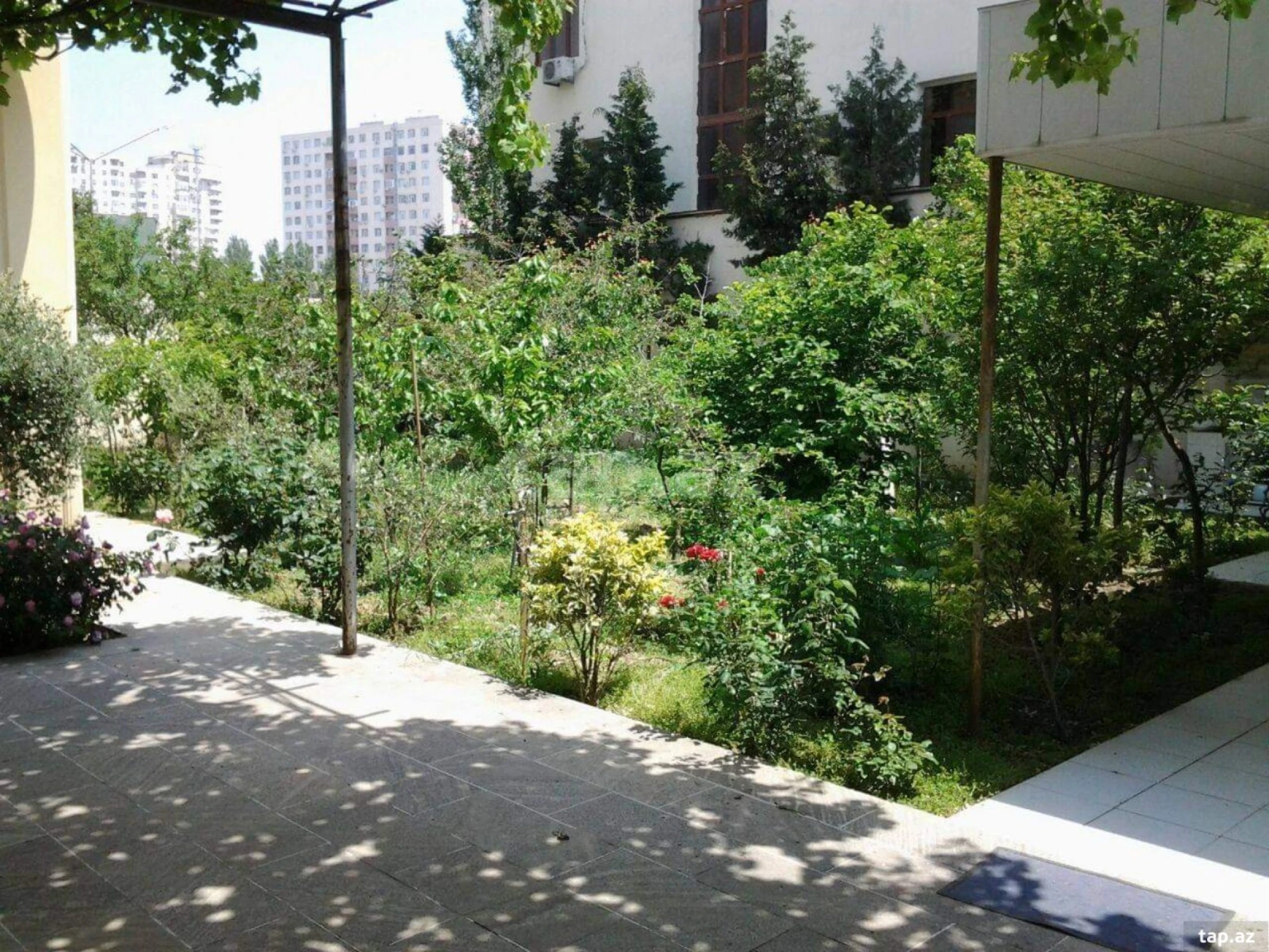 Kirayə verilir 7 otaqlı həyət evi 500 m²